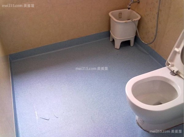 卫生间可以铺塑胶地板吗？