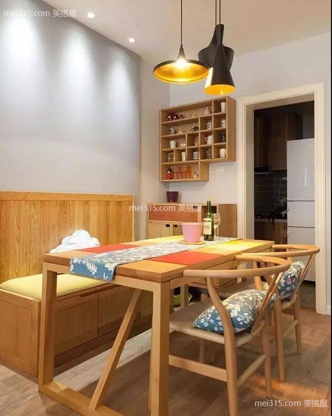 小户型餐厅装修，加一个卡座设计太实用了！