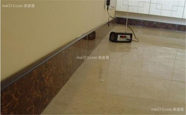 瓷砖踢脚线铺贴价格 瓷砖踢脚线包工包料多少钱一米