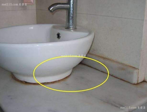 玻璃胶发霉怎么办?洗脸盆旁边发黑是什么原因?