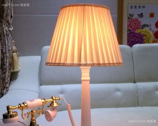 布艺台灯怎么样 布艺台灯的造型有哪些