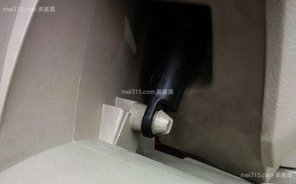 汽车空调滤清器更换技巧 汽车空调滤芯多久换一次