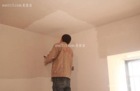 贴壁纸用的基膜怎么刷 壁纸基膜是怎么用